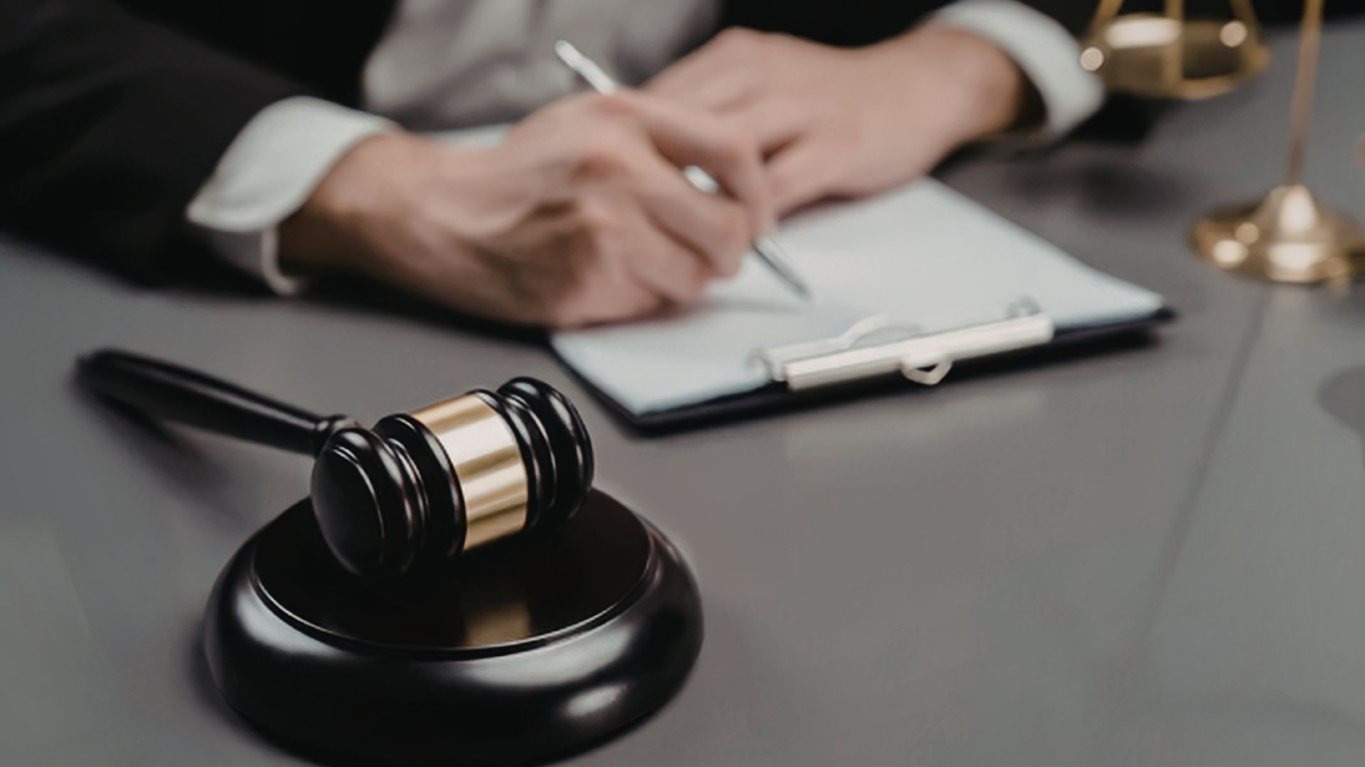 Descubra como o trabalho em câmaras frias pode garantir direito a 40% de insalubridade e como reivindicá-lo de forma eficaz.